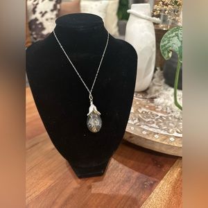 Glass Teardrop Dandelion, in cased Floral Necklace